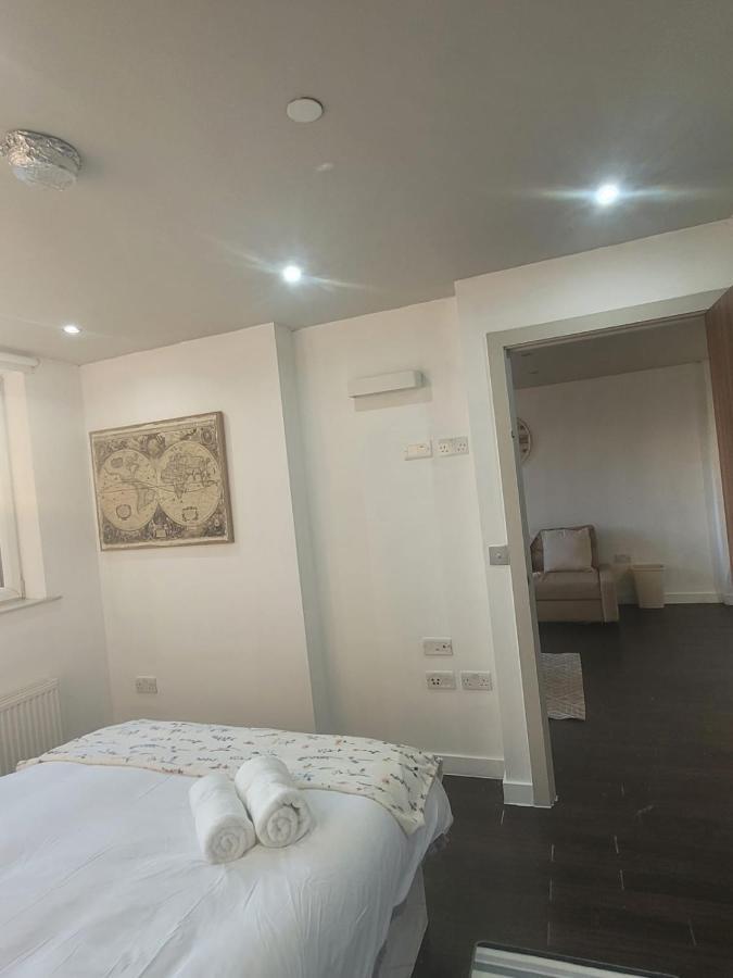 Amazing London 1 Bedroom Flat In Astral House As18 Norbury  Exteriör bild