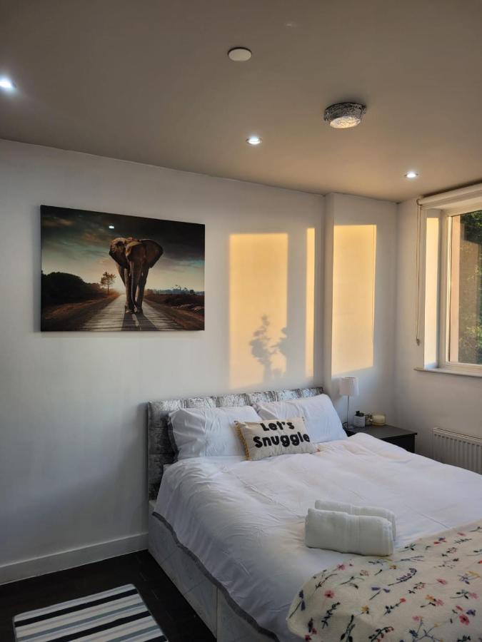 Amazing London 1 Bedroom Flat In Astral House As18 Norbury  Exteriör bild