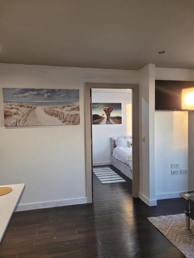 Amazing London 1 Bedroom Flat In Astral House As18 Norbury  Exteriör bild
