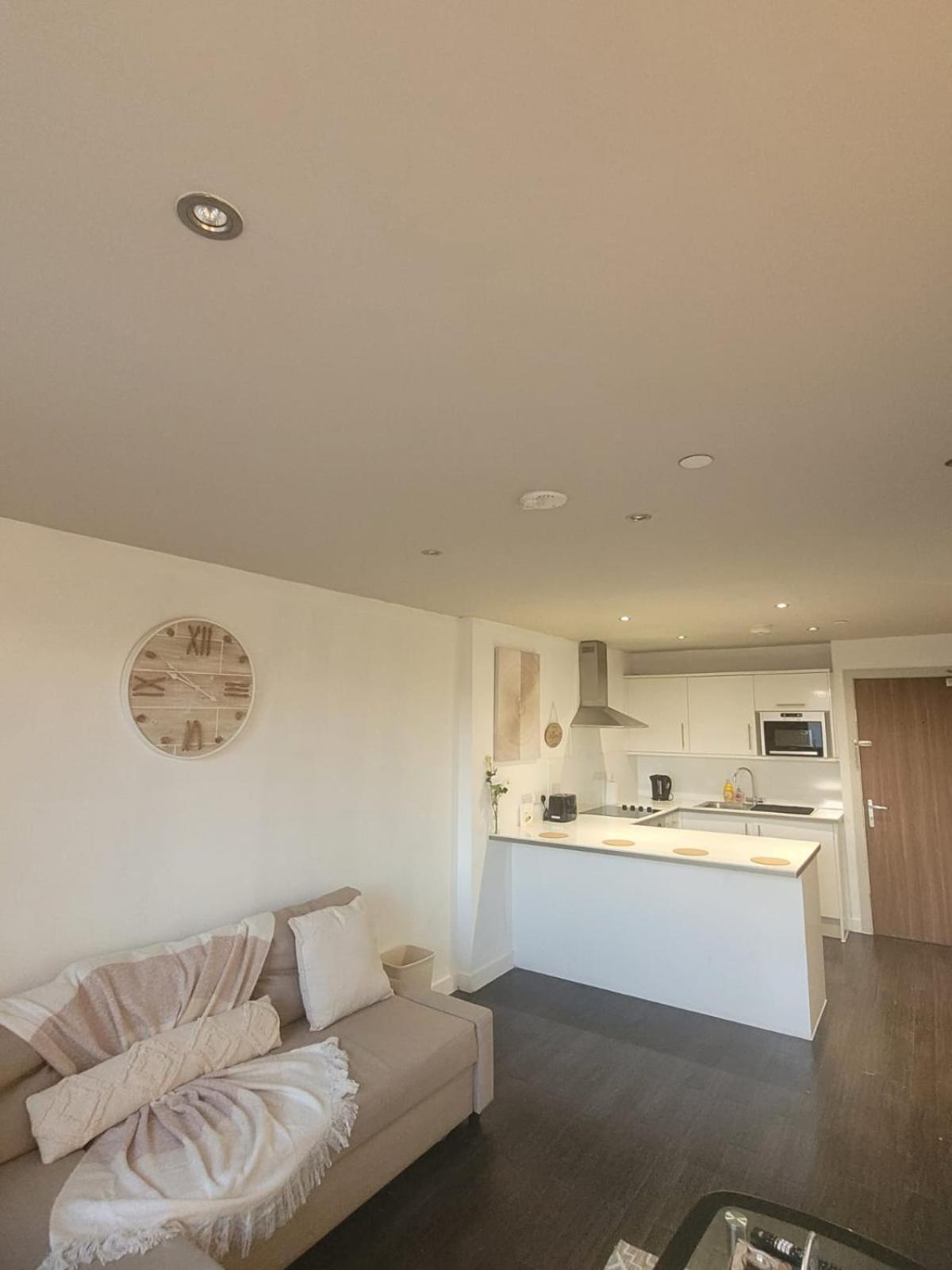 Amazing London 1 Bedroom Flat In Astral House As18 Norbury  Exteriör bild